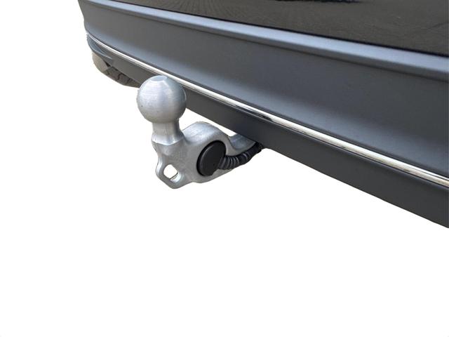 Volkswagen / Passat Variant / Schwarz / / / DSG+AHK+MASSAGE+NAVI+ACC+KAMERA+LED+17 ALU