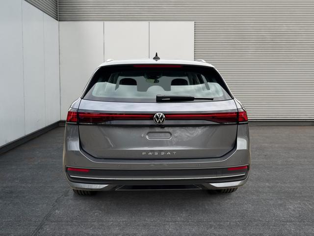 Volkswagen / Passat Variant / Grau / / / DSG+AHK+MASSAGE+NAVI+ACC+KAMERA+LED+17 ALU