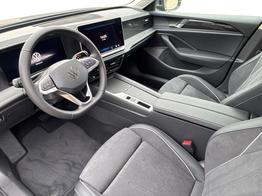 Volkswagen Passat Variant Business DSG+AHK+MASSAGE+NAVI+ACC+KAMERA+LED+17" ALU 