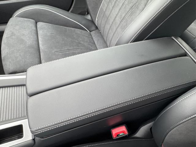 Volkswagen / Passat Variant / Grau / / / DSG+AHK+MASSAGE+NAVI+ACC+KAMERA+LED+17 ALU