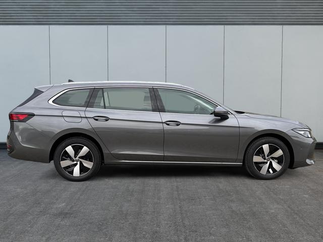 Volkswagen / Passat Variant / Grau / / / DSG+AHK+MASSAGE+NAVI+ACC+KAMERA+LED+17 ALU