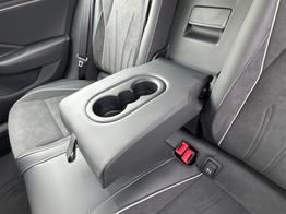 Volkswagen Passat Variant Business DSG+AHK+MASSAGE+NAVI+ACC+KAMERA+LED+17" ALU 