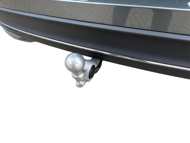 Volkswagen / Passat Variant / Grau / / / DSG+AHK+MASSAGE+NAVI+ACC+KAMERA+LED+17 ALU