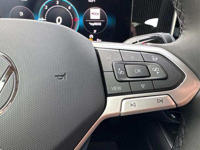 Volkswagen / Passat Variant / Silber / / / DSG+AHK+MASSAGE+NAVI+ACC+KAMERA+LED+17 ALU