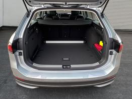 Volkswagen Passat Variant Business DSG+AHK+MASSAGE+NAVI+ACC+KAMERA+LED+17" ALU 