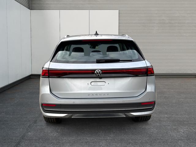 Volkswagen / Passat Variant / Silber / / / DSG+AHK+MASSAGE+NAVI+ACC+KAMERA+LED+17 ALU