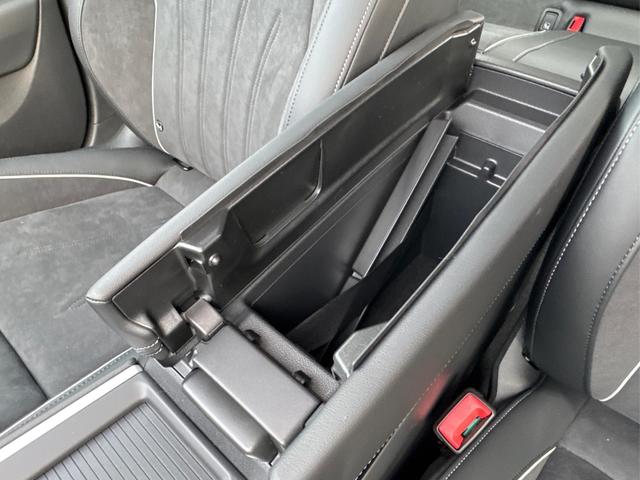 Volkswagen / Passat Variant / Silber / / / DSG+AHK+MASSAGE+NAVI+ACC+KAMERA+LED+17 ALU