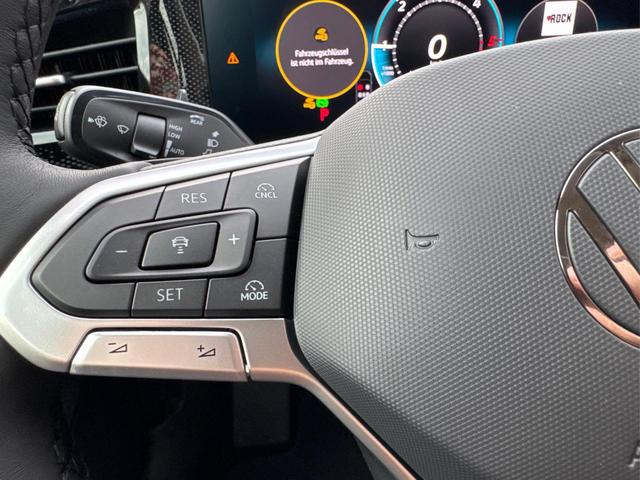 Volkswagen / Passat Variant / Silber / / / DSG+AHK+MASSAGE+NAVI+ACC+KAMERA+LED+17 ALU