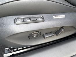 Volkswagen Passat Variant Business DSG+AHK+MASSAGE+NAVI+ACC+KAMERA+LED+17" ALU 