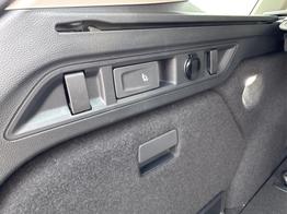 Volkswagen Passat Variant Business DSG+AHK+MASSAGE+NAVI+ACC+KAMERA+LED+17" ALU 