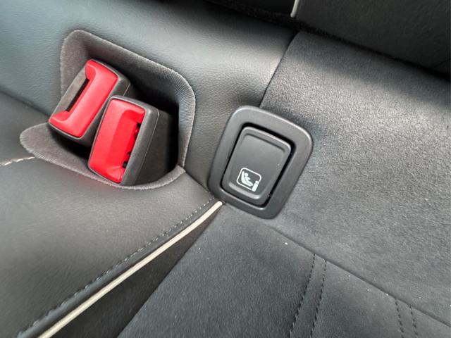 Volkswagen / Passat Variant / Silber / / / DSG+AHK+MASSAGE+NAVI+ACC+KAMERA+LED+17 ALU