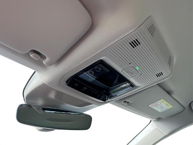 Volkswagen / Passat Variant / Grau / / / DSG+AHK+MASSAGE+NAVI+ACC+KAMERA+LED+17 ALU