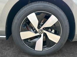 Volkswagen Passat Variant Business DSG+AHK+MASSAGE+NAVI+ACC+KAMERA+LED+17" ALU 