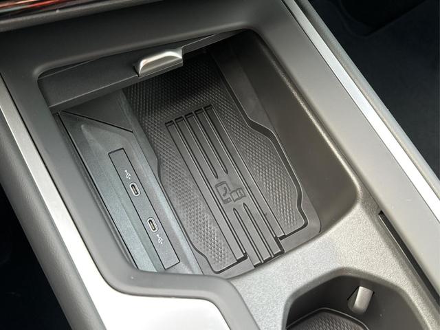 Volkswagen / Passat Variant / Grau / / / DSG+AHK+MASSAGE+NAVI+ACC+KAMERA+LED+17 ALU