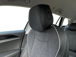 Volkswagen Passat Variant Business DSG+AHK+MASSAGE+NAVI+ACC+KAMERA+LED+17" ALU 