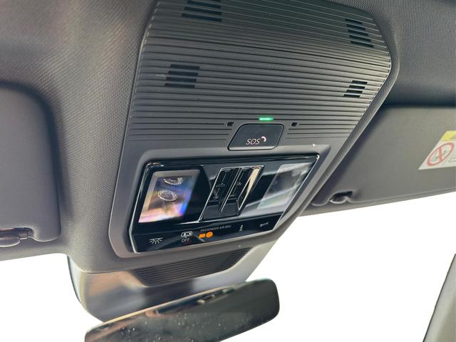 Volkswagen / Passat Variant / Blau / / / 4WD+BLACK+PANO+AHK+DCC+MATRIX+HARMAN