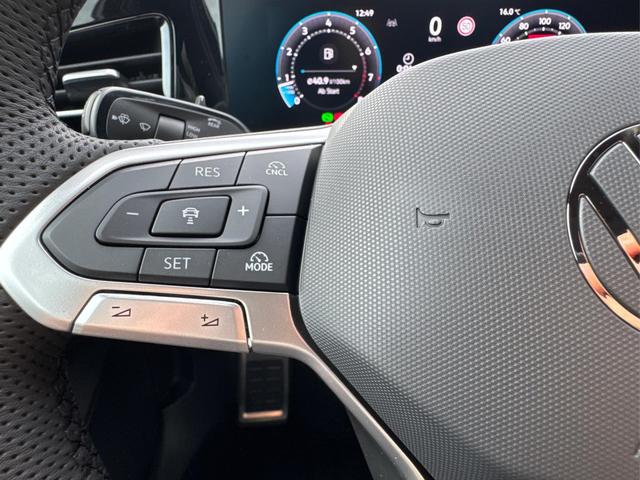 Volkswagen / Passat Variant / Blau / / / 4WD+BLACK+PANO+AHK+DCC+MATRIX+HARMAN