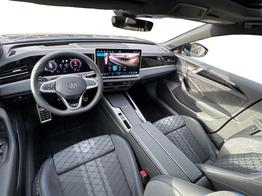 Volkswagen Passat Variant R-Line 4WD+BLACK+PANO+AHK+DCC+MATRIX+HARMAN 
