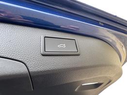 Volkswagen Passat Variant R-Line 4WD+BLACK+PANO+AHK+DCC+MATRIX+HARMAN 