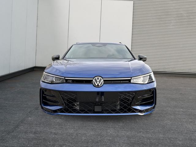 Volkswagen / Passat Variant / Blau / / / 4WD+BLACK+PANO+AHK+DCC+MATRIX+HARMAN