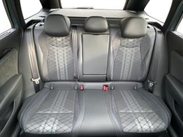 Volkswagen Passat Variant R-Line 4WD+BLACK+PANO+AHK+DCC+MATRIX+HARMAN 