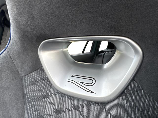 Volkswagen / Passat Variant / Grün / / / 4WD+BLACK+PANO+AHK+DCC+MATRIX+HARMAN