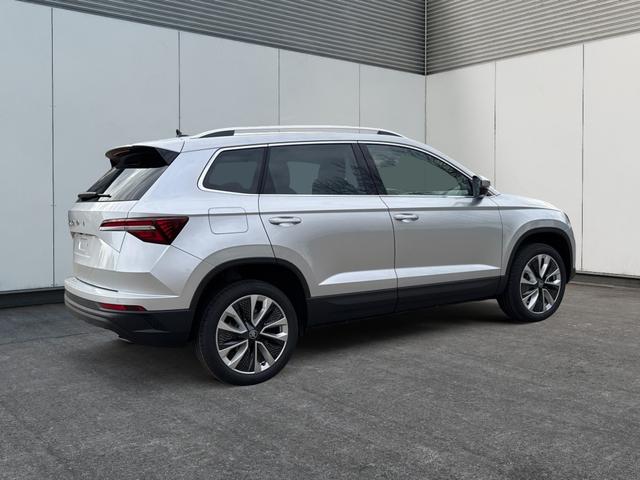 Skoda / Karoq / Silber / / / AHK+KAMERA+EL. HECKKL.+SHZ+ACC+KESSY+18''ALU