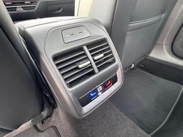 Volkswagen Passat Variant R-Line 4WD+BLACK+PANO+AHK+DCC+MATRIX+HARMAN 