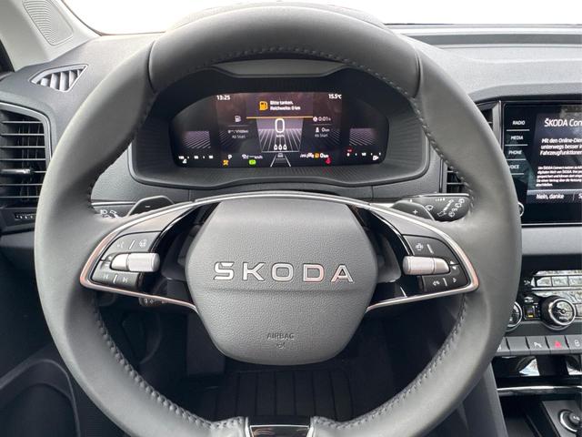 Skoda / Karoq / Silber / / / AHK+KAMERA+EL. HECKKL.+SHZ+ACC+KESSY+18''ALU