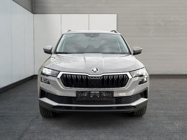 Skoda / Karoq / Grau / / / AHK+KAMERA+EL. HECKKL.+SHZ+ACC+KESSY+18''ALU
