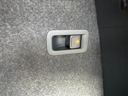 Skoda Karoq Selection AHK+el.HECKKLAPPE+KAMERA+PDC+KESSY+ACC 