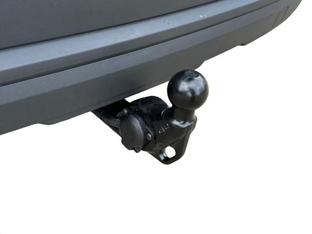 Skoda / Karoq / Grau / / / AHK+KAMERA+EL. HECKKL.+SHZ+ACC+KESSY+18''ALU