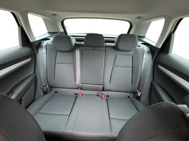 Skoda / Karoq / Grau / / / AHK+KAMERA+EL. HECKKL.+SHZ+ACC+KESSY+18''ALU