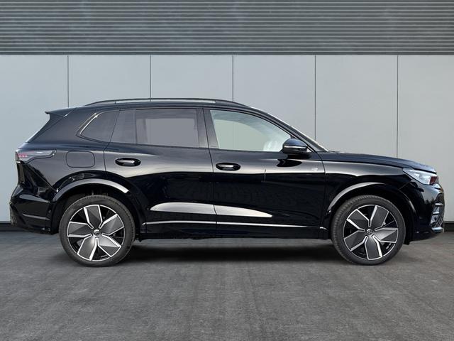 Volkswagen Tiguan R-Line People PLUG-IN+PANO+AHK+HD MATRIX+NAVI+BLACK STYLE+20" LM+ACC 