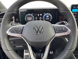 Volkswagen Tiguan R-Line People PLUG-IN+PANO+AHK+HD MATRIX+NAVI+BLACK STYLE+20" LM+ACC 