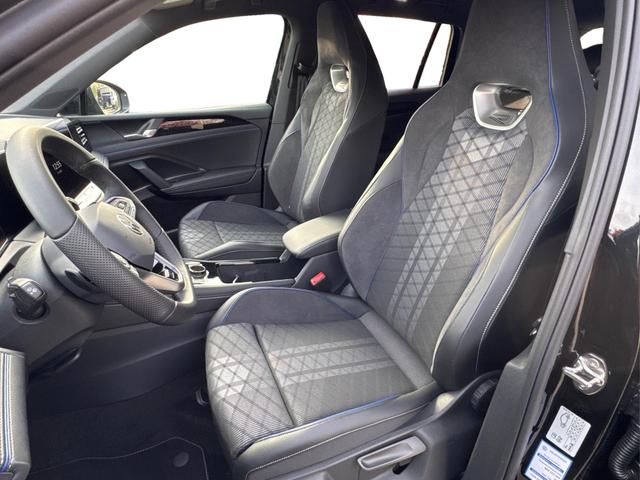 Volkswagen Tiguan R-Line People PLUG-IN+PANO+AHK+HD MATRIX+NAVI+BLACK STYLE+20" LM+ACC 