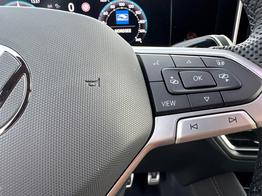 Volkswagen Tiguan R-Line People PLUG-IN+PANO+AHK+HD MATRIX+NAVI+BLACK STYLE+20" LM+ACC 