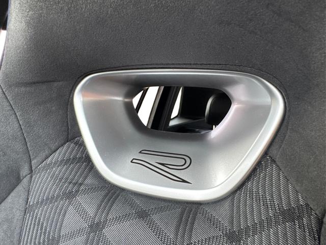 Volkswagen Tiguan R-Line People PLUG-IN+PANO+AHK+HD MATRIX+NAVI+BLACK STYLE+20" LM+ACC 