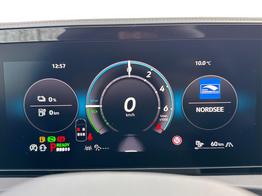 Volkswagen Tiguan R-Line People PLUG-IN+PANO+AHK+HD MATRIX+NAVI+BLACK STYLE+20" LM+ACC 