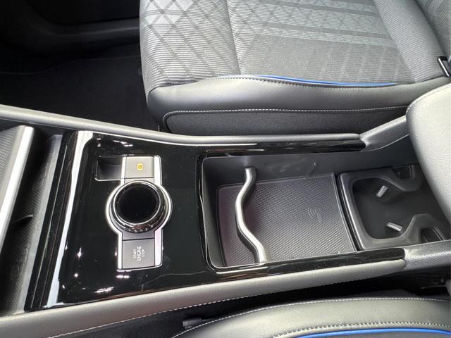 Volkswagen Tiguan R-Line People PLUG-IN+PANO+AHK+HD MATRIX+NAVI+BLACK STYLE+20" LM+ACC 