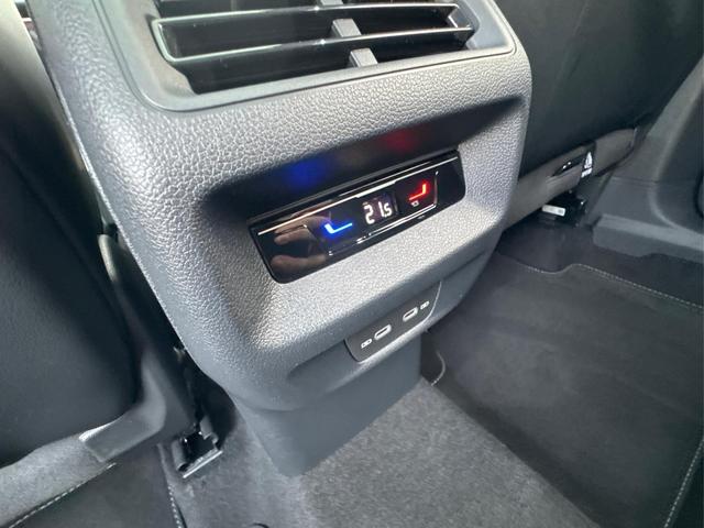 Volkswagen Tiguan R-Line People PLUG-IN+PANO+AHK+HD MATRIX+NAVI+BLACK STYLE+20" LM+ACC 