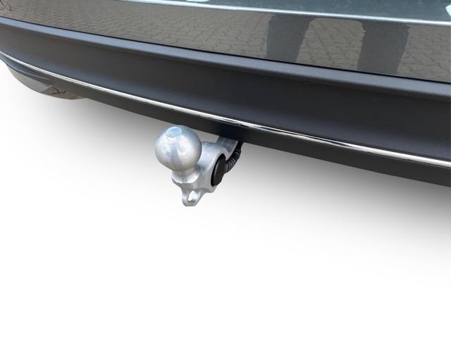 Volkswagen / Passat Variant / Grau / / / DSG+AHK+MASSAGE+NAVI+ACC+KAMERA+LED+17 ALU