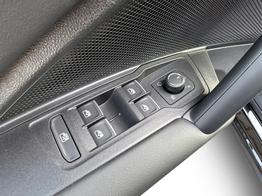 Volkswagen Tiguan R-Line People PLUG-IN+PANO+AHK+HD MATRIX+NAVI+BLACK STYLE+20" LM+ACC 