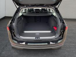 Volkswagen Passat Variant Business DSG+AHK+MASSAGE+NAVI+ACC+KAMERA+LED+17" ALU 