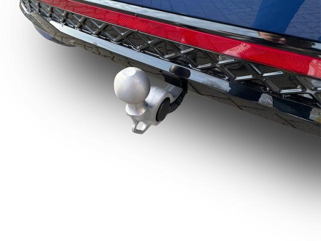 Volkswagen / Passat Variant / Blau / / / 4WD+BLACK+PANO+AHK+DCC+MATRIX+HARMAN