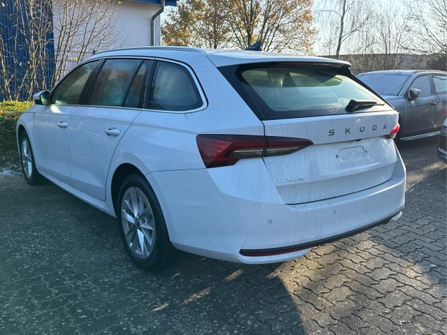 Skoda / Octavia Combi / Weiß / / / AHK+KAMERA+ACC+EL. HECKKL+SHZ