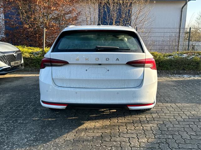 Skoda / Octavia Combi / Weiß / / / AHK+KAMERA+ACC+EL. HECKKL+SHZ