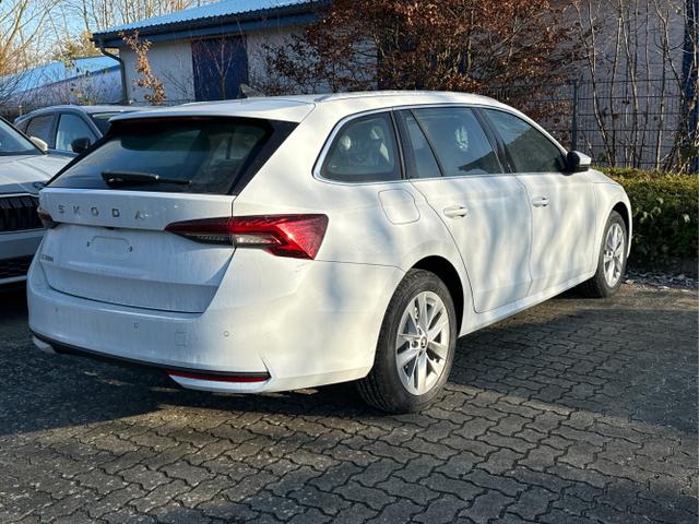 Skoda / Octavia Combi / Weiß / / / AHK+KAMERA+ACC+EL. HECKKL+SHZ