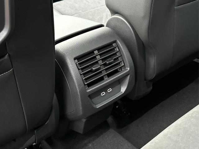 Volkswagen / Caddy / / / / NAVI+AHK+ACC+SHZ+KAMERA+LED+PDC