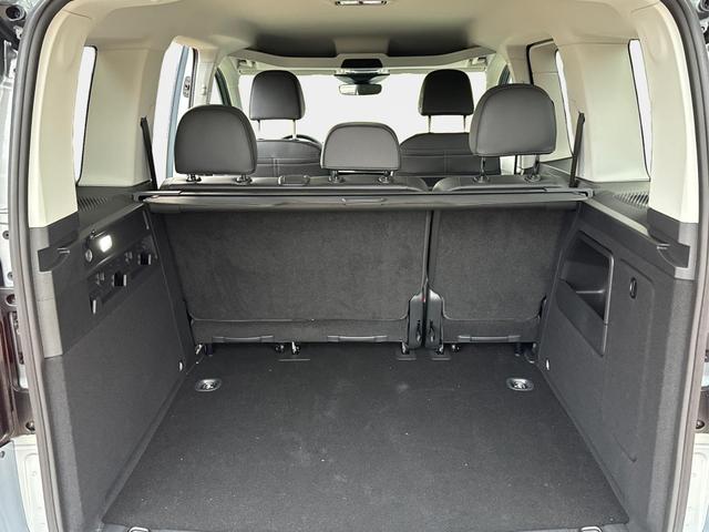 Volkswagen / Caddy / / / / NAVI+AHK+ACC+SHZ+KAMERA+LED+PDC